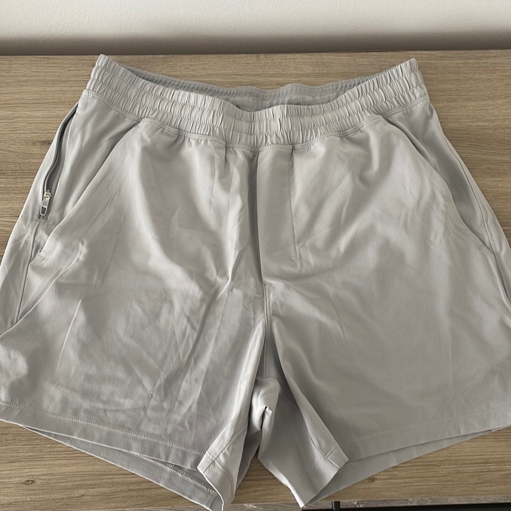 Lululemon men's pace breaker shorts